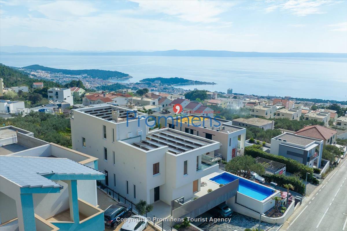 Luxus Penthouse Sara mit Meerblick, Dachterrasse mit Whirlpool, Sonnenliegen, Essbereich und Küche,  Parkplatz , E Ladestation inklusive. 