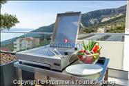 Luxus Penthouse Sara mit Meerblick, Dachterrasse mit Whirlpool, Sonnenliegen, Essbereich und Küche,  Parkplatz , E Ladestation inklusive. 