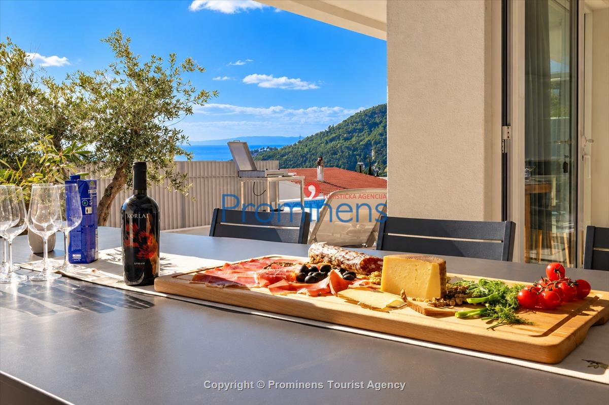 Exklusive Ferienwohnung Maja und Petra mit Pool in Makarska, 