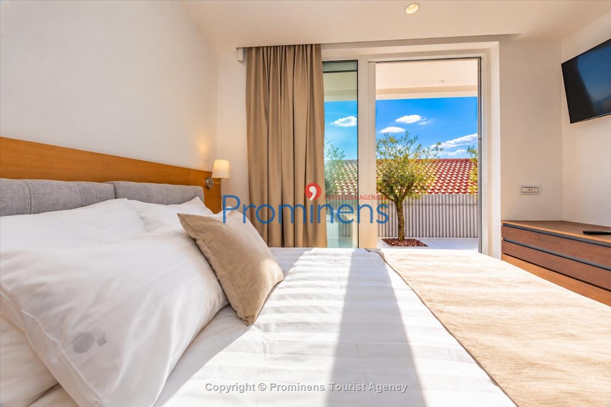 Exklusive Ferienwohnung Maja und Petra mit Pool in Makarska, 