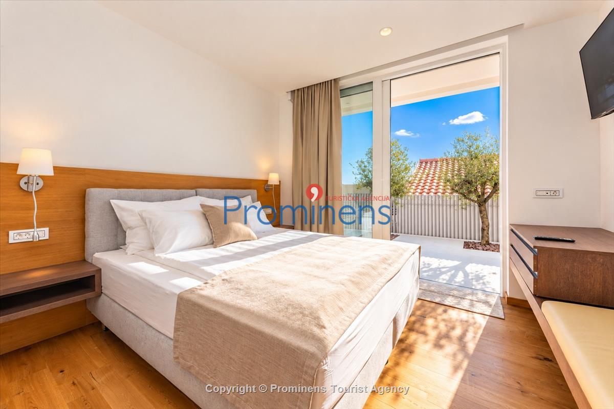 Exklusive Ferienwohnung Maja und Petra mit Pool in Makarska, 