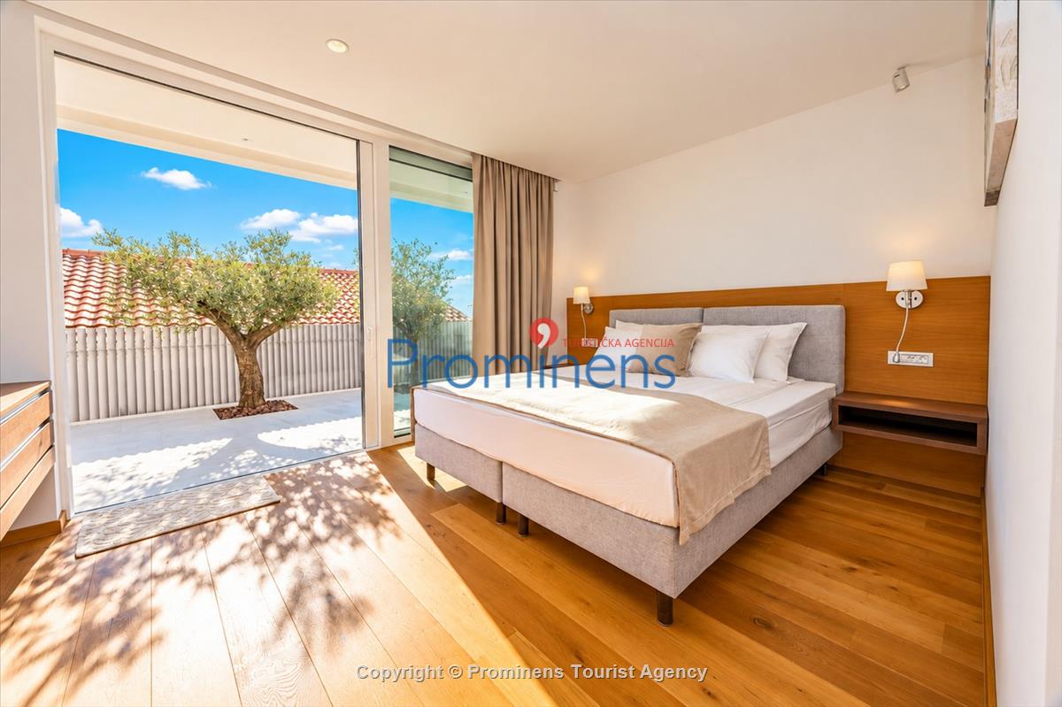 Exklusive Ferienwohnung Maja und Petra mit Pool in Makarska, 