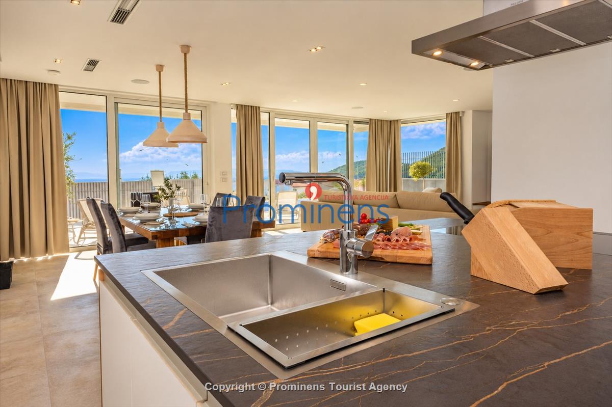 Exklusive Ferienwohnung Maja und Petra mit Pool in Makarska, 
