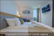 Exklusive Ferienwohnung Maja und Petra mit Pool in Makarska, 