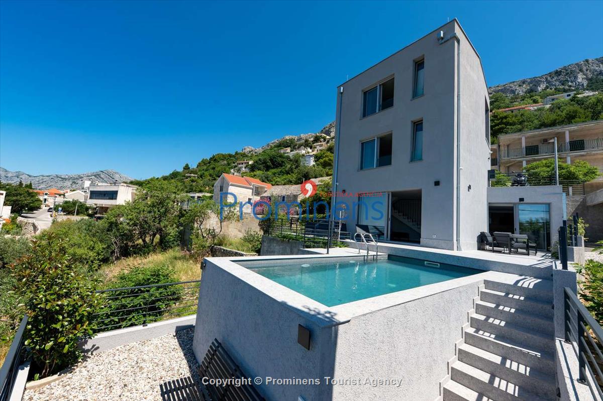 Villa Šime Brela – bazen, pogled na more, fitnes, 4 osobe