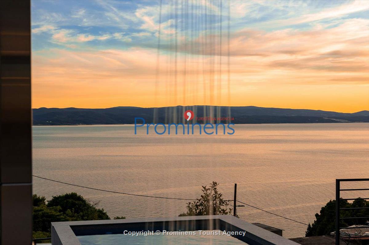 Villa Šime Brela – bazen, pogled na more, fitnes, 4 osobe