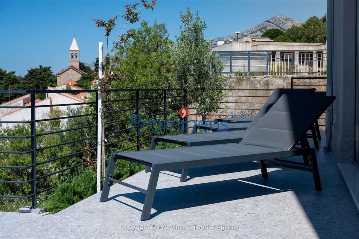 Villa Šime Brela – bazen, pogled na more, fitnes, 4 osobe