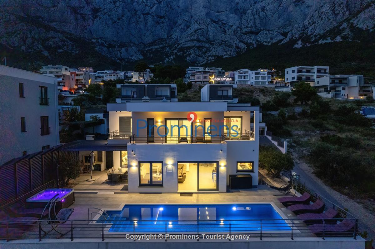 Villa Hota Makarska – Beheizter Pool, Whirlpool, Sauna, Fitnessraum, für 8 Personen