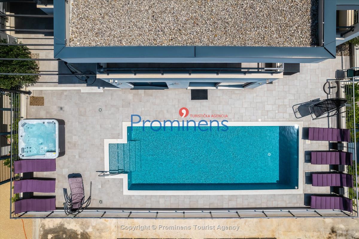 Villa Hota Makarska – Beheizter Pool, Whirlpool, Sauna, Fitnessraum, für 8 Personen
