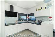 Villa Hota Makarska – Beheizter Pool, Whirlpool, Sauna, Fitnessraum, für 8 Personen