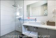 Villa Hota Makarska – Beheizter Pool, Whirlpool, Sauna, Fitnessraum, für 8 Personen
