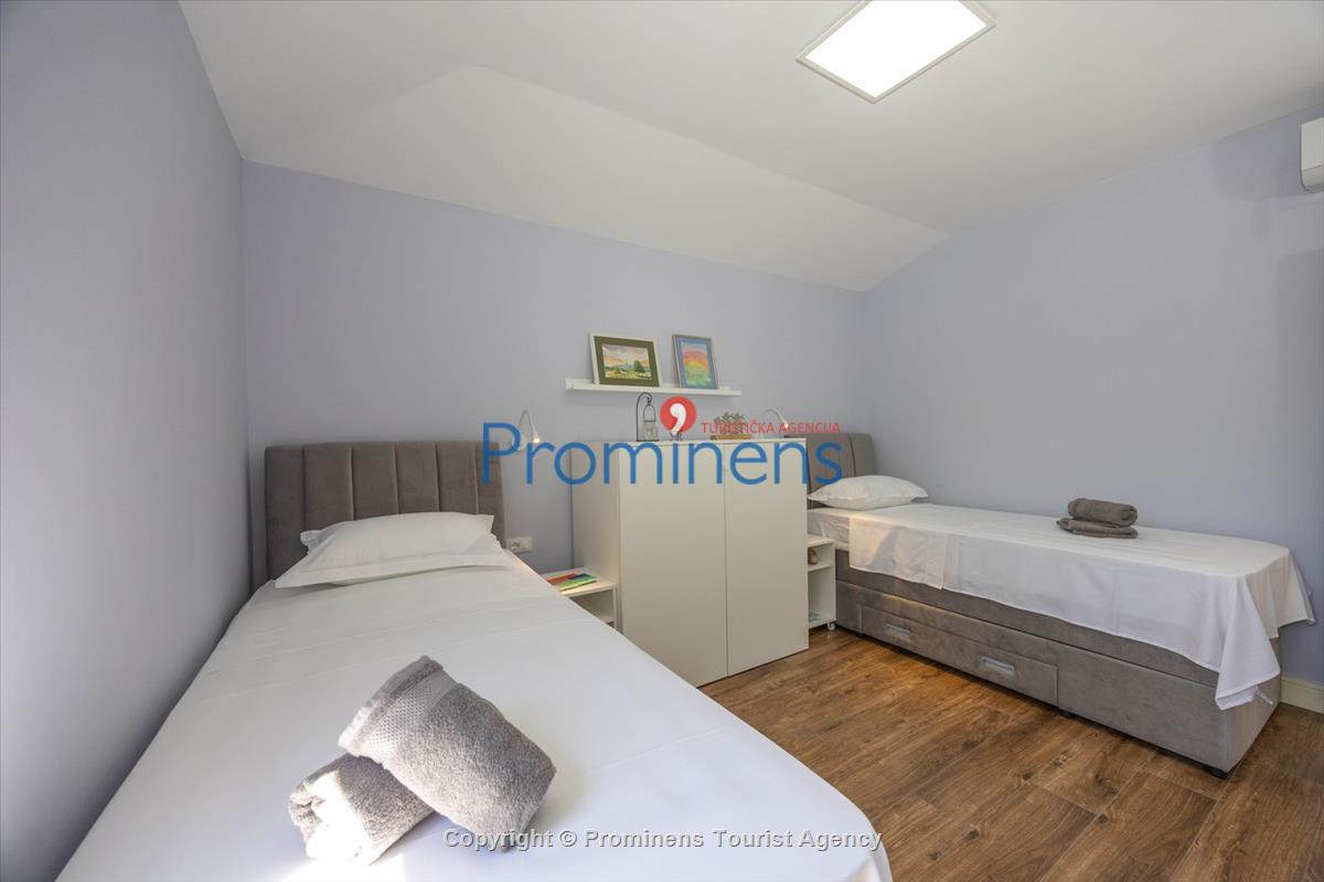 Strandhaus Podaca – 4 Schlafzimmer, 2 Familien, direkter Meereszugang, Makarska Riviera