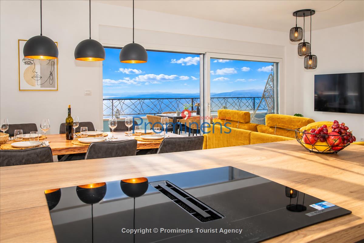Penthouse Helena in Makarska – Exklusive Ferienwohnung mit Meerblick und Whirlpool