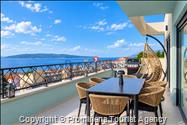Penthouse Helena in Makarska – Exklusive Ferienwohnung mit Meerblick und Whirlpool