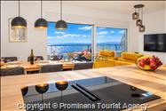 Penthouse Helena in Makarska – Exklusive Ferienwohnung mit Meerblick und Whirlpool
