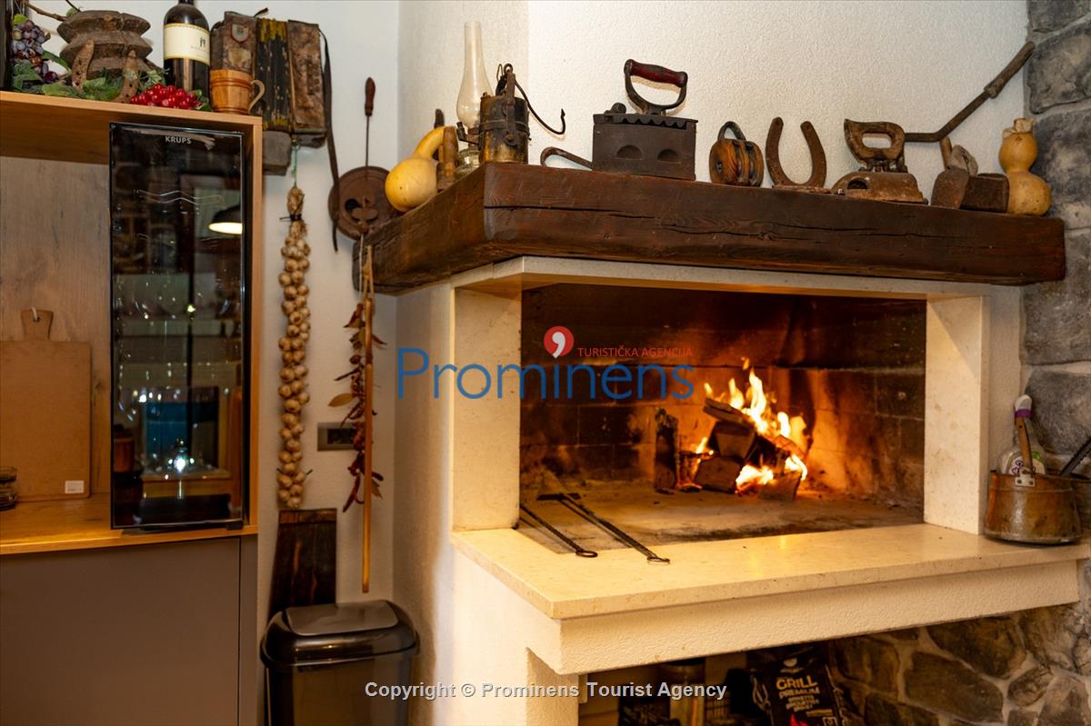 Ferienhaus Villa Oscar in Makarska mit beheiztem Pool, Whirlpool, Terrasse und Meerblick- ruhiger Familienurlaub