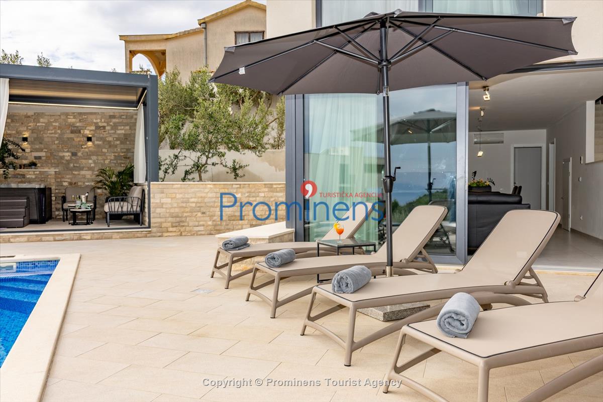 Ferienhaus Villa Oscar in Makarska mit beheiztem Pool, Whirlpool, Terrasse und Meerblick- ruhiger Familienurlaub