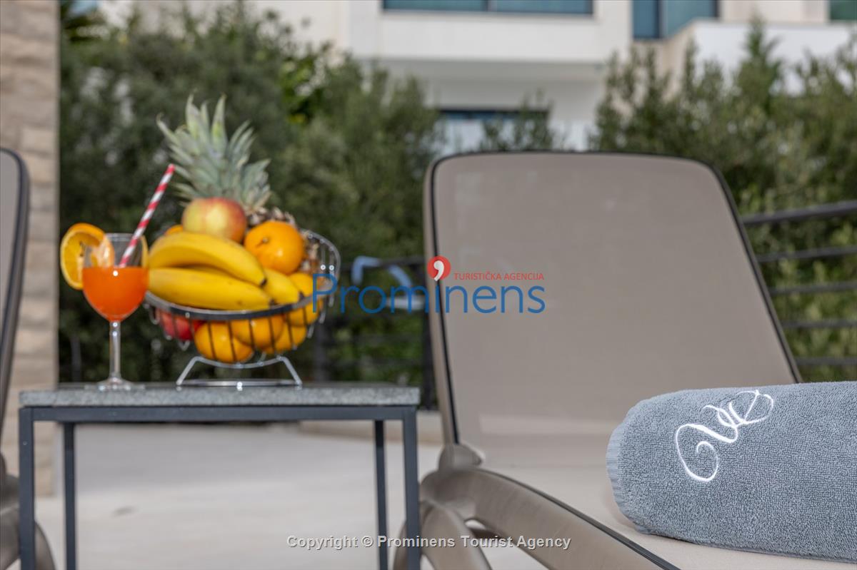 Ferienhaus Villa Oscar in Makarska mit beheiztem Pool, Whirlpool, Terrasse und Meerblick- ruhiger Familienurlaub