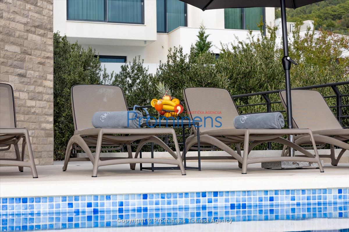 Ferienhaus Villa Oscar in Makarska mit beheiztem Pool, Whirlpool, Terrasse und Meerblick- ruhiger Familienurlaub