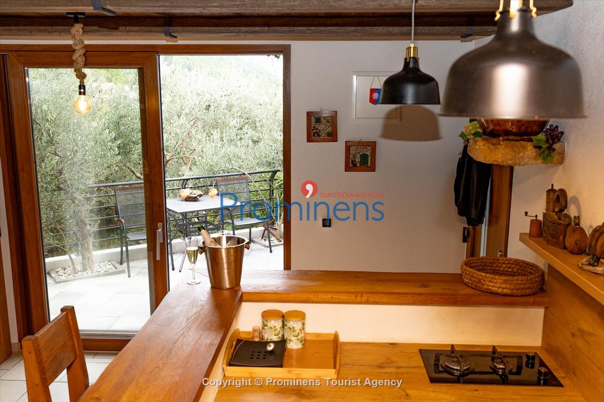 Ferienhaus Villa Oscar in Makarska mit beheiztem Pool, Whirlpool, Terrasse und Meerblick- ruhiger Familienurlaub