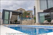 Ferienhaus Villa Oscar in Makarska mit beheiztem Pool, Whirlpool, Terrasse und Meerblick- ruhiger Familienurlaub