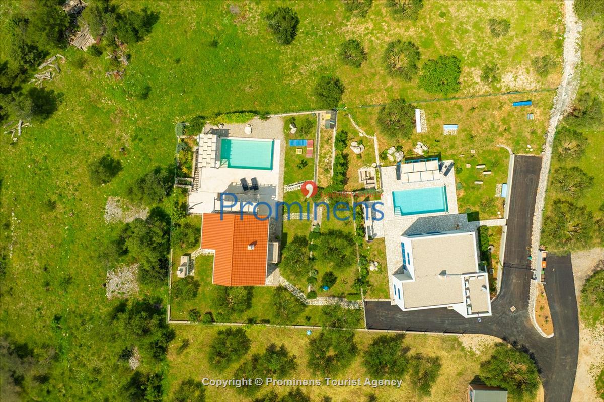  Ferienhaus mit beheiztem Pool und drei Schlafzimmern an der atemberaubenden Makarska Riviera in Kroatien