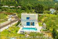  Ferienhaus mit beheiztem Pool und drei Schlafzimmern an der atemberaubenden Makarska Riviera in Kroatien