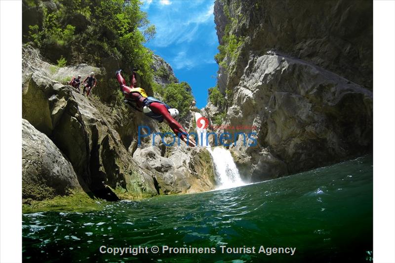 Erleben Sie unvergessliche Abenteuer auf der Makarska Riviera mit Canyoning, Klettern, Wandern und Kajakfahren