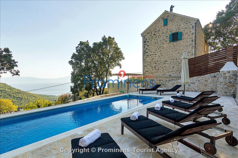Ferienhaus mit Pool an Makarska  Riviera mieten, Ferienwohnungen in Makarska Urlaub mit Hund 